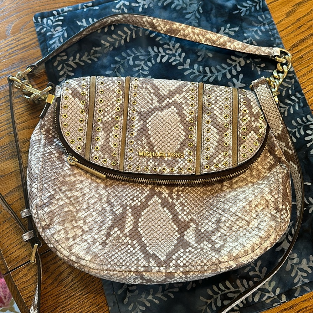 Authentic EUC MK Michael kors satchel